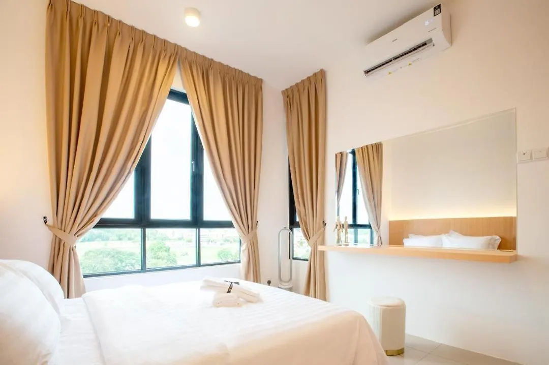 Apartment Klia Residence Homestay Apartment, Near Sepang Circuit And Klia - 3 Bedroom Fully Aircond Nilai Malaysia