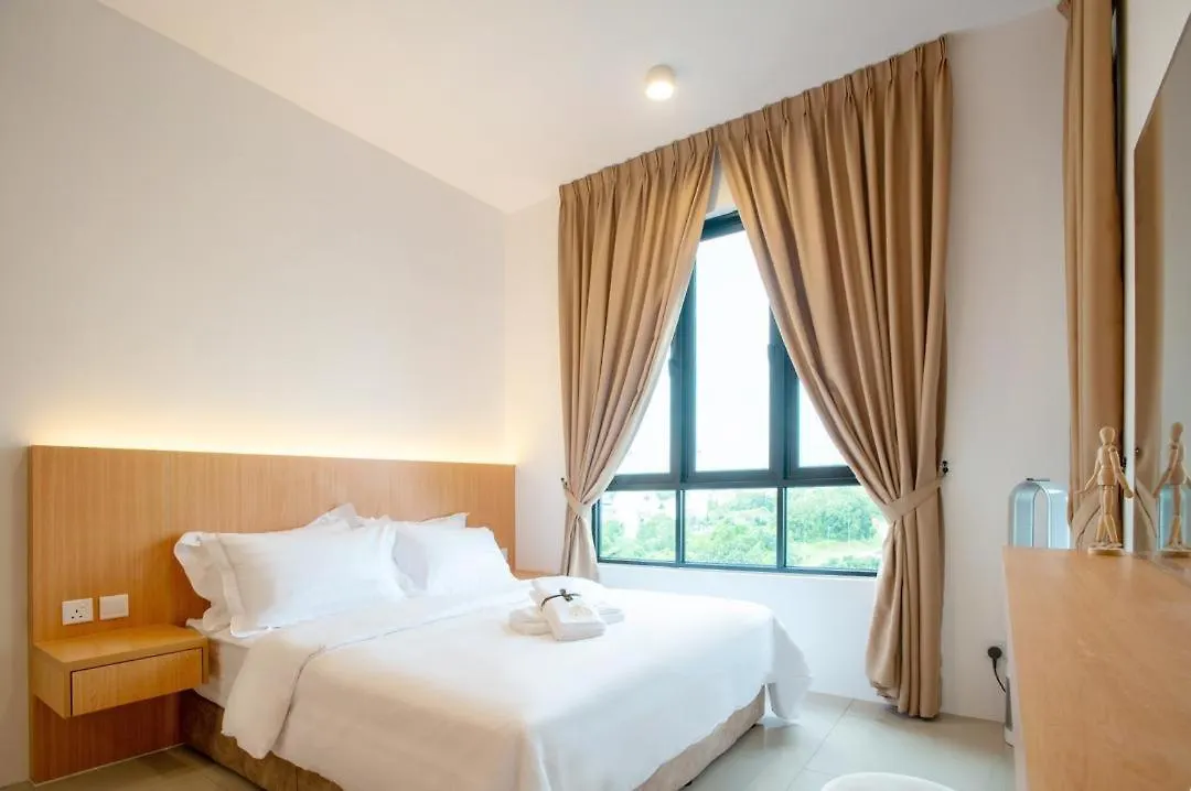 Klia Residence Homestay Apartment, Near Sepang Circuit And Klia - 3 Bedroom Fully Aircond Nilai