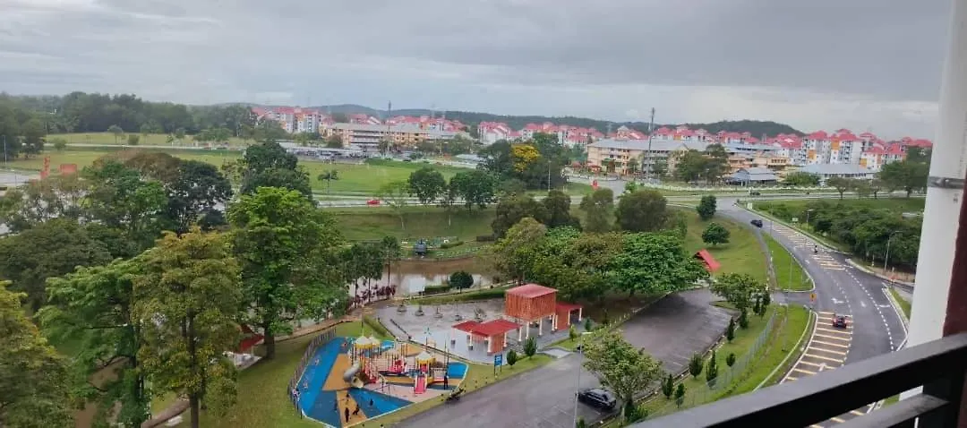 Apartment Klia Residence Homestay Apartment, Near Sepang Circuit And Klia - 3 Bedroom Fully Aircond Nilai